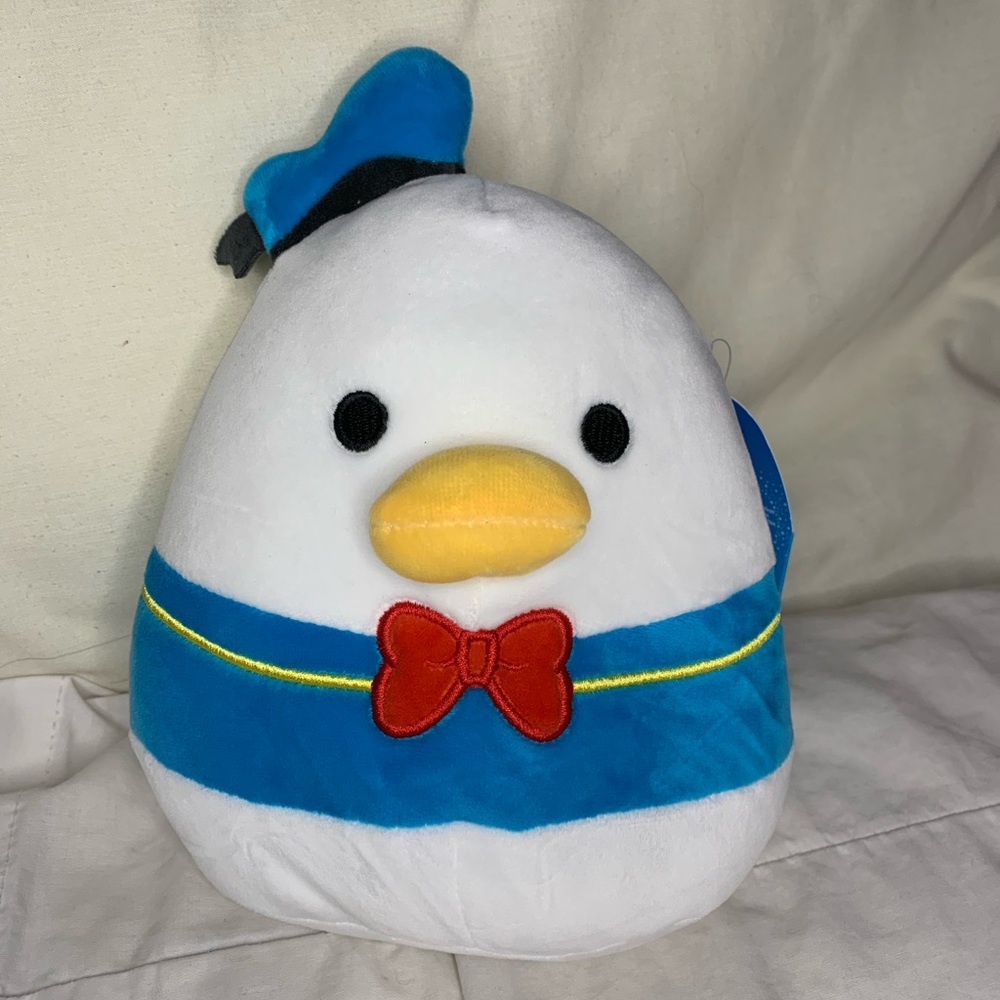 Donald Duck Squishmallow 7” NWT